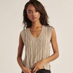 NWT - Abercrombie Cropped V-Neck Sweater Vest - Medium - Light Brown